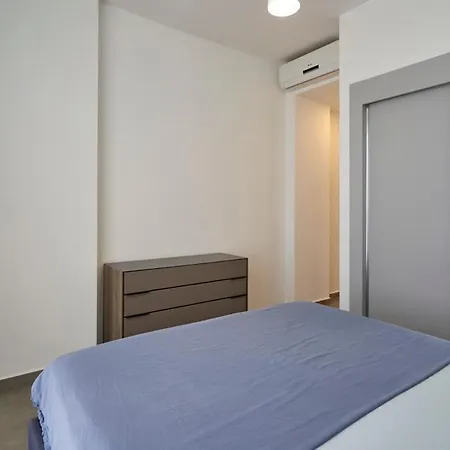 2 Bedroom Luxury By The *