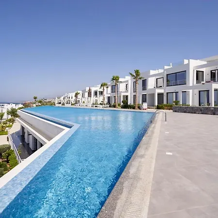 Apartment 2 Bedroom Luxury By The