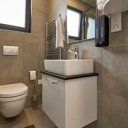 Apartment 2 Bedroom Luxury By The *