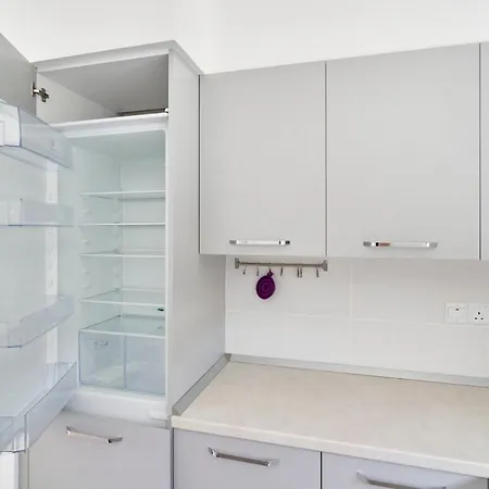 Apartment 2 Bedroom Luxury By The